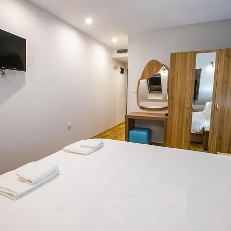 فندق Andon Angelov 3*